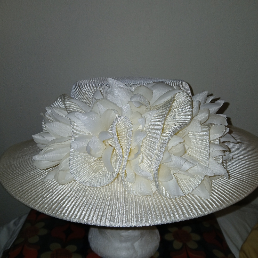Vintage Ellie Fine Hats 100% Wool, Satin Floral Covered Accordian Style